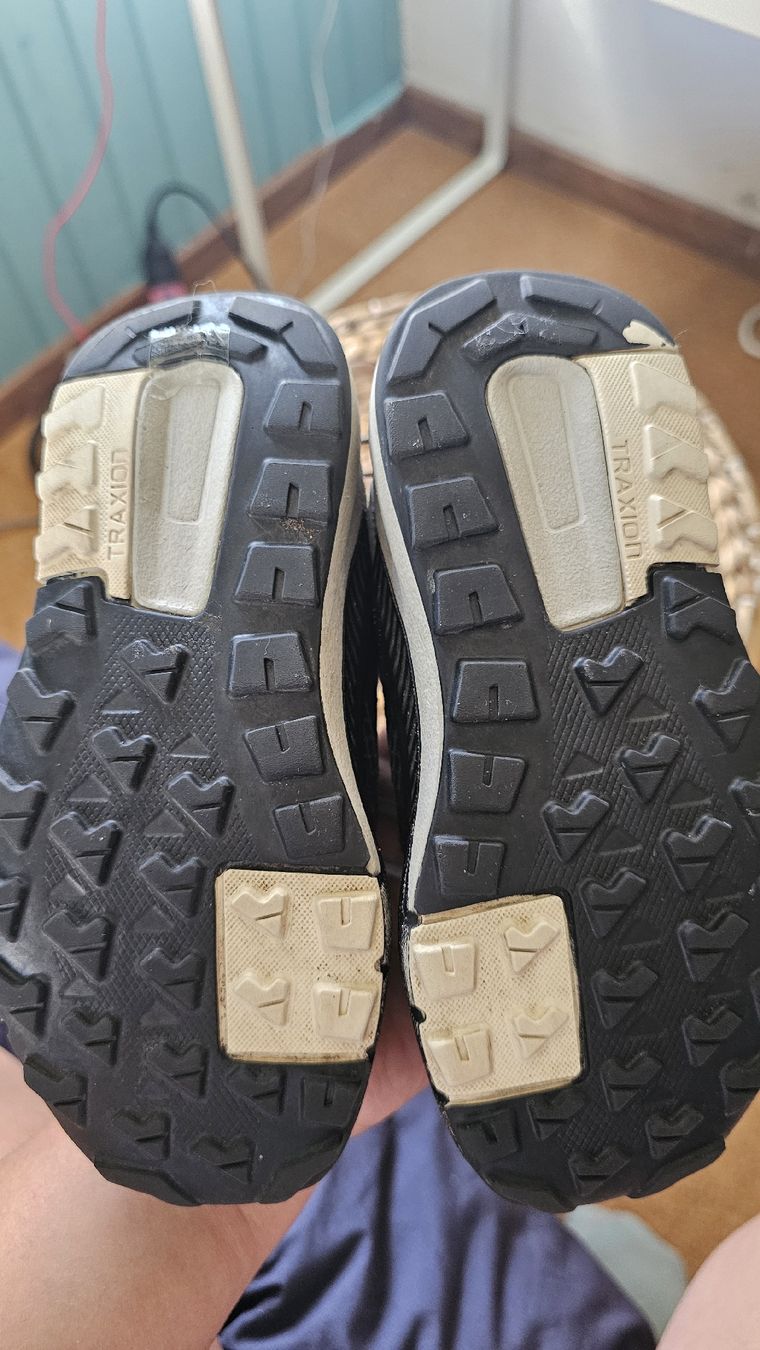 Scarpe per ragazzi: Adidas Terrex Wanderschuhe Kinder Gr. 29, RAIN.RDY – Usato da Tann venduto da dan_dzf8 3