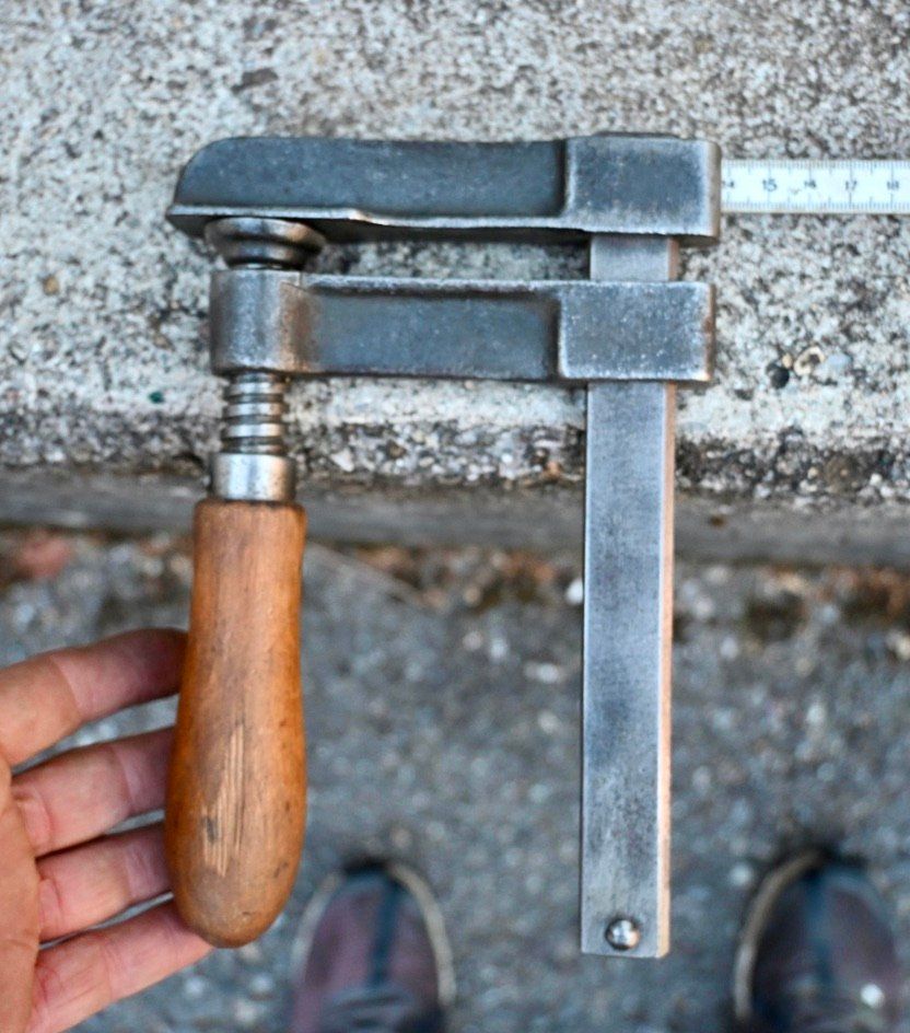Tutti gli attrezzi: alte Schraubzwinge / Parallelzwinge mit Holzgriff B 14cm – Usato da Pfaffhausen venduto da mono_rec 3