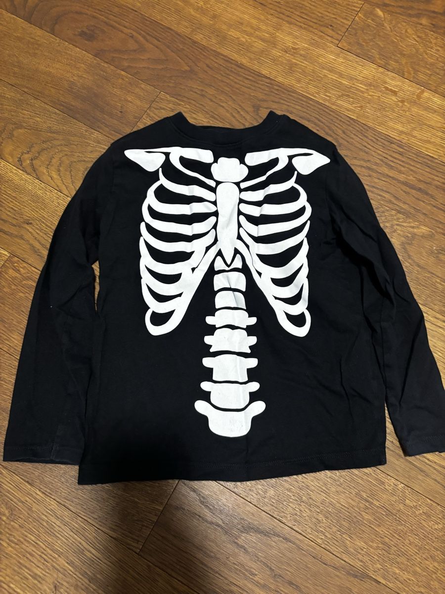 H&M Pullover & Sweatshirts: Langarmshirt 110/116 – Gebraucht aus Buchrain von Ham2383