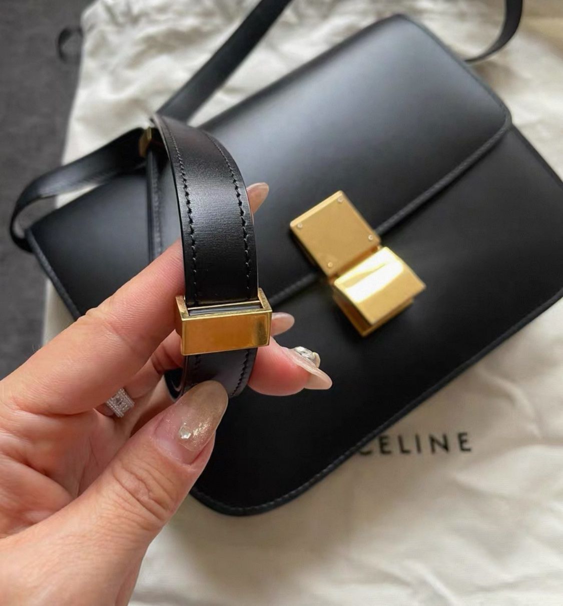 Celine Taschen für Damen: Original Celine BOX Medium Crossbody Handbag – Gebraucht aus Cureglia von Maas73