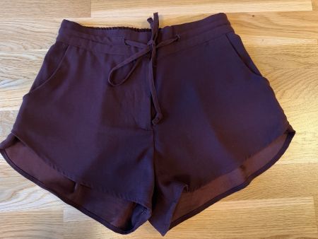 H&M Stoff-Shorts, Aubergine, Grösse 36