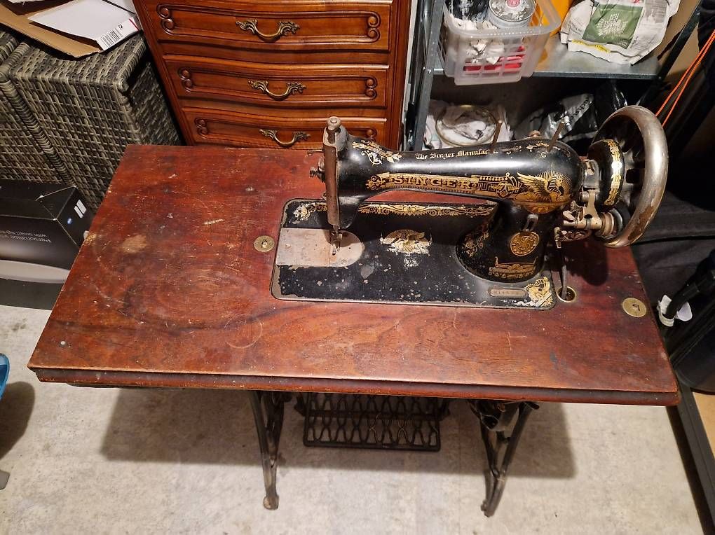 Macchine da cucire: Nähmaschine Singer antik – Usato da Brugg venduto da lor_q8s9 1