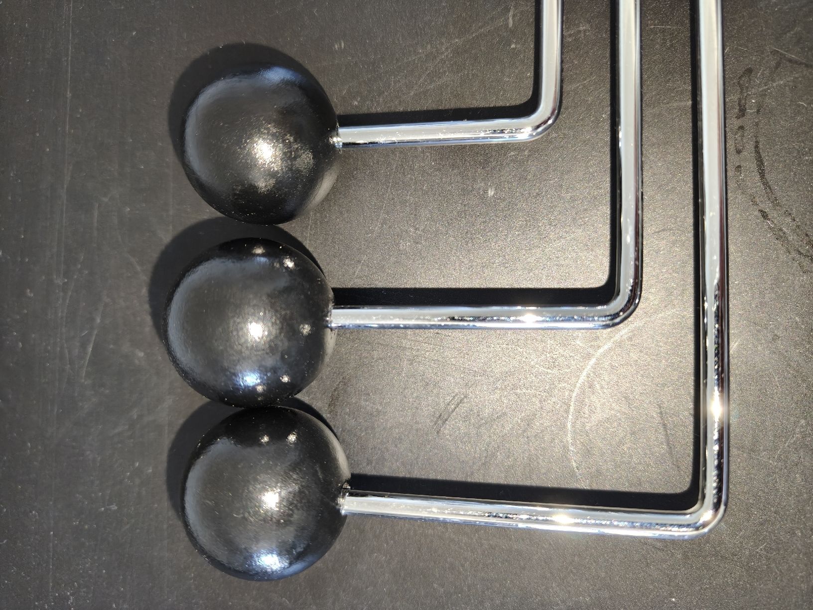 Guardaroba: 3er Kugel Design Garderobehänger Chrom/Schwarz – Usato da Brig venduto da pra_b5r9 1