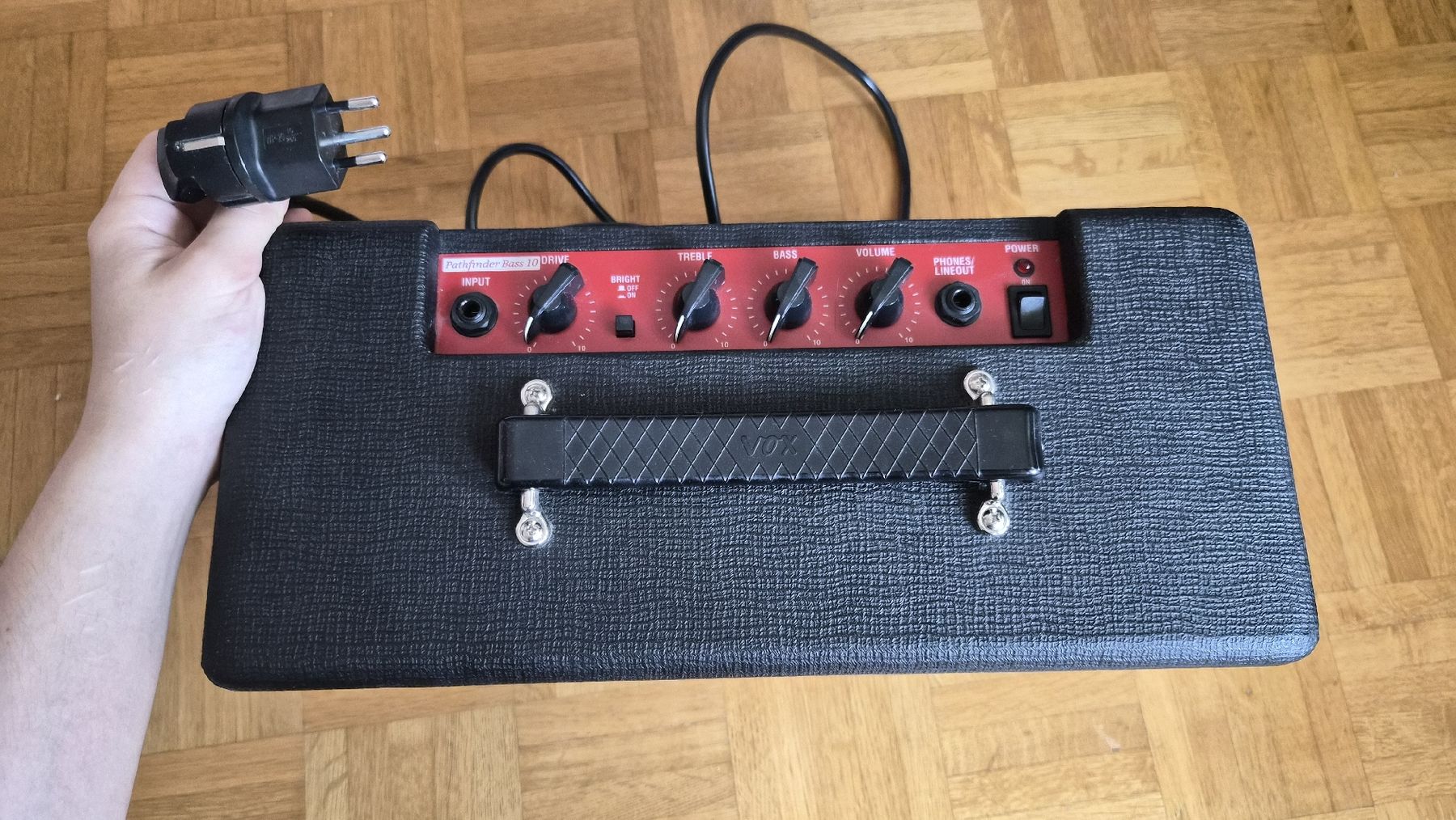 Vox Amplificatori: Amplificateur Basse Vox Pathfinder 10 – Nuovo (secondo la descrizione) da Plan-les-Ouates venduto da Aoimis_333 2