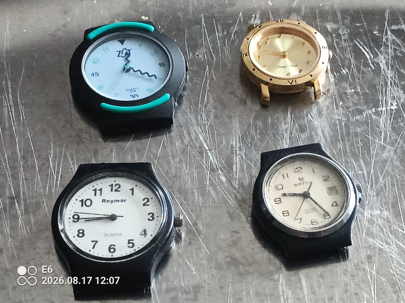 Montres: 17 Uhren – Défectueux à Zürich par Mitzi6 3