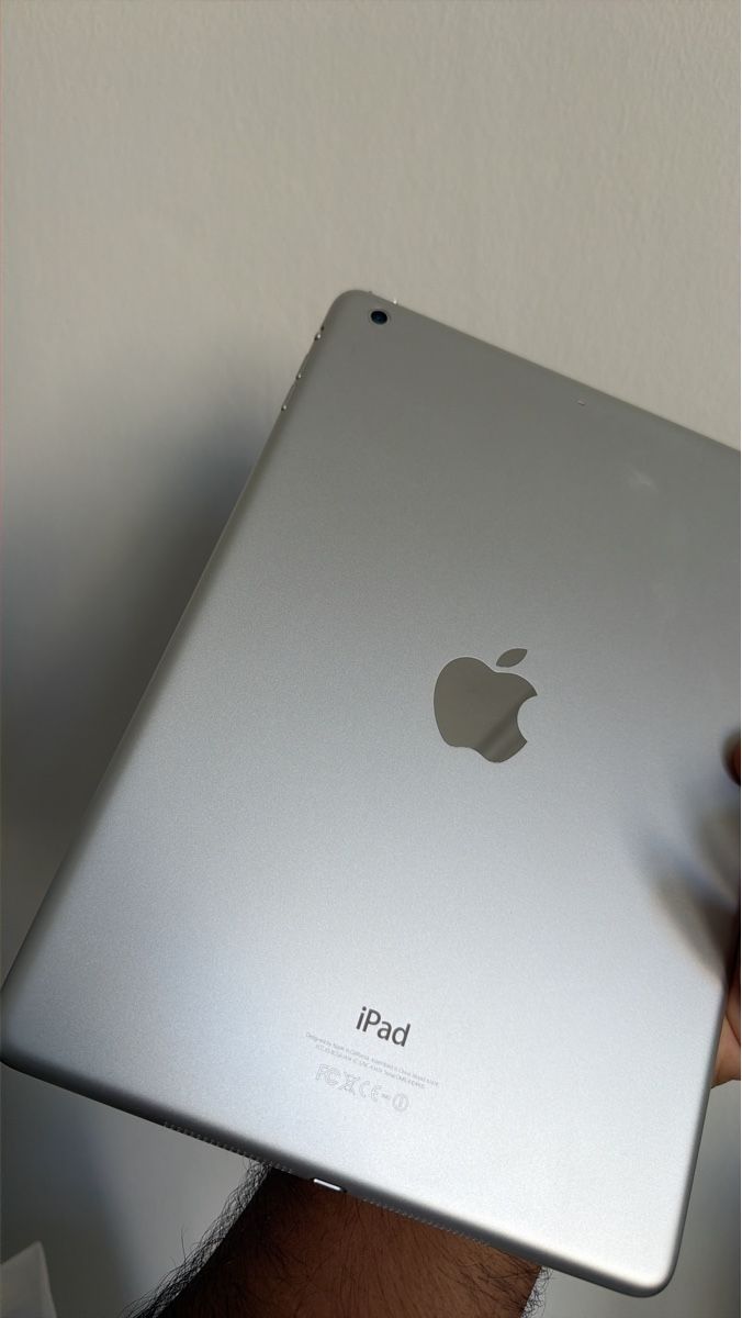 Apple Tablet PC: Apple iPad Air weiss  – Gebraucht aus Oberhasli von vinu.5