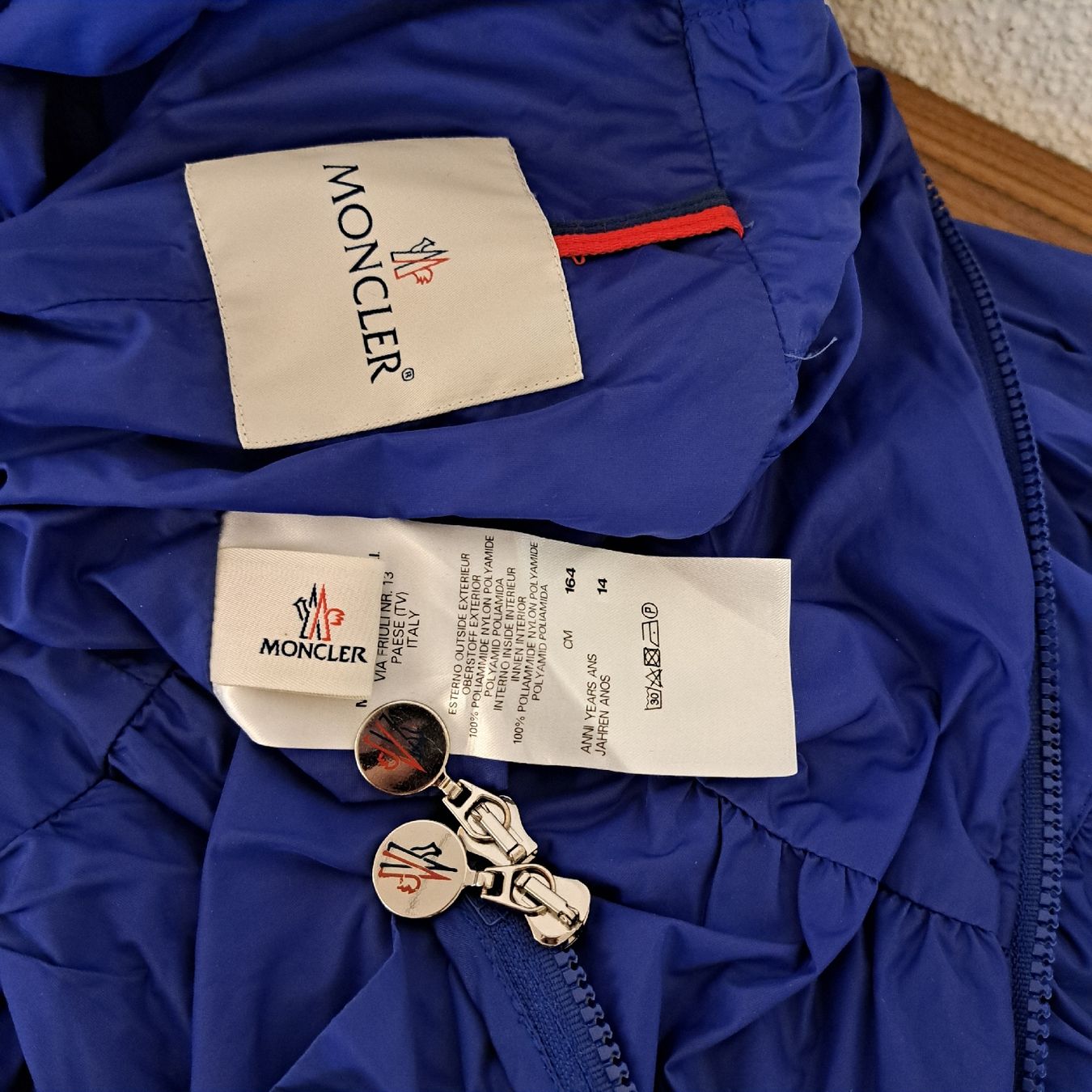 Moncler Giacche & Cappotti: Moncler Jacke mit Volants wunderschönes blau 164 / S – Usato da bazenheid venduto da salerno007 2