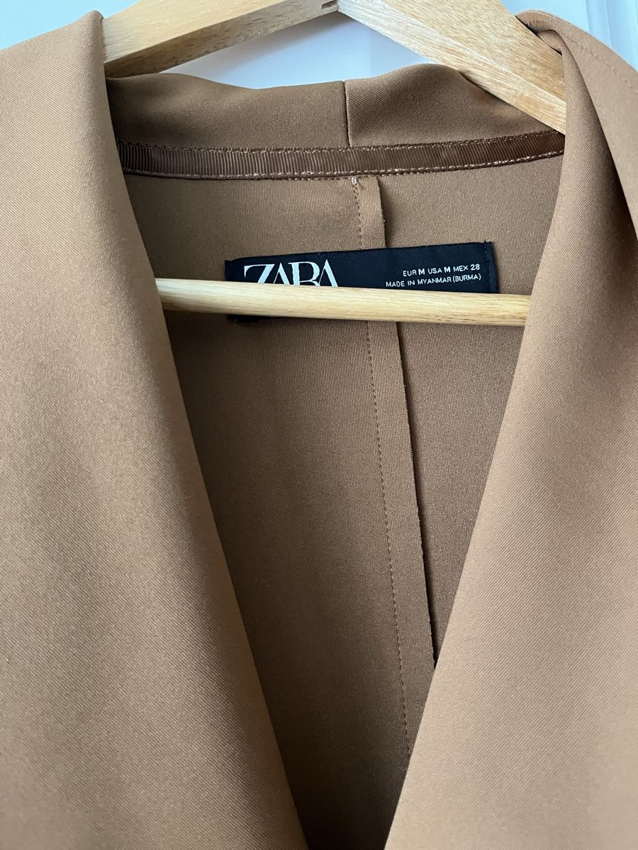 Zara Cappotti: Zweifarbiger Trenchcoat – Nuovo (secondo la descrizione) da Allschwil venduto da eyl_bb8q 3