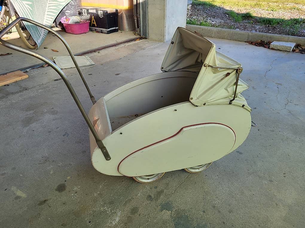 Wisa Gloria Puppenwagen: Puppenwagen Wisa Gloria – Gebraucht aus Müllheim von Dolarian 2
