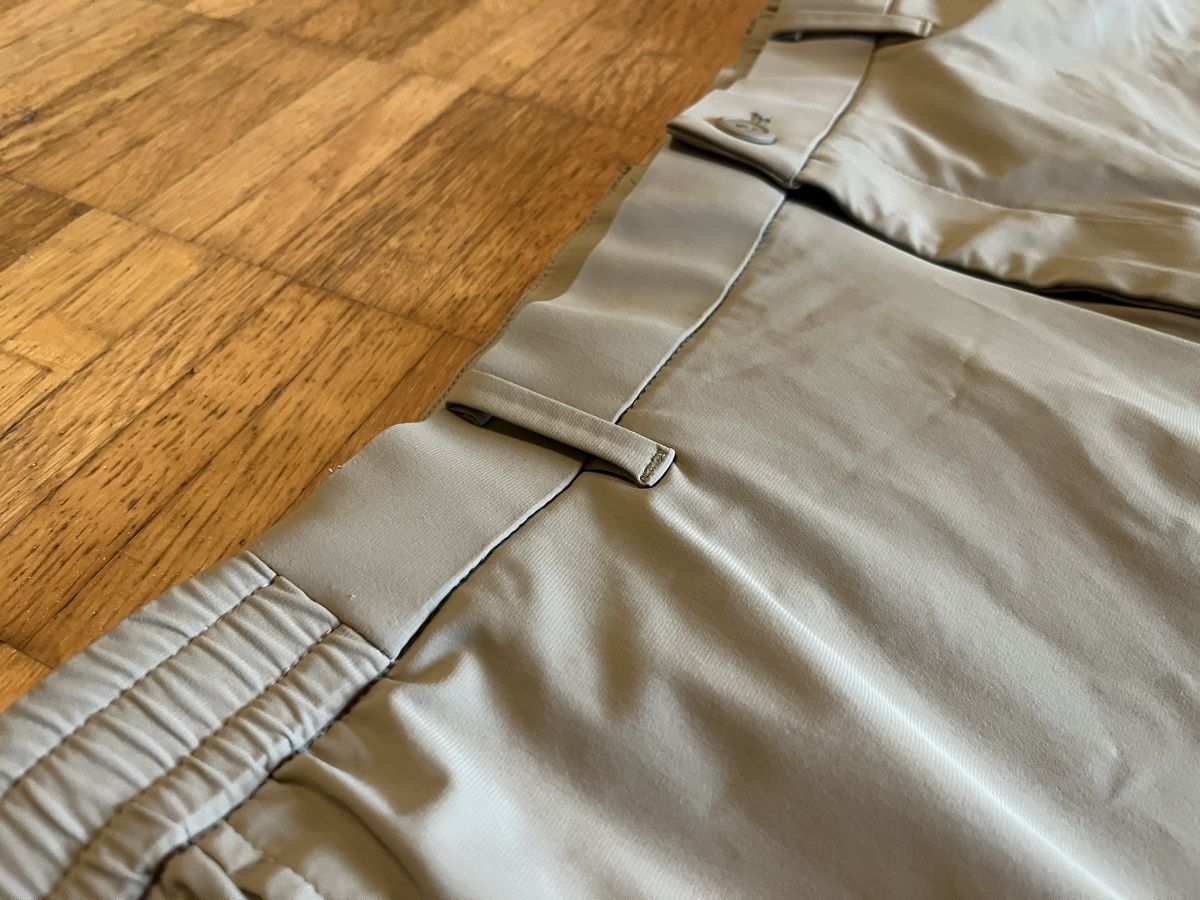 Uniqlo Pantaloni: UNIQLO Beige elegante Anzugshose – Nuovo (secondo la descrizione) da Mörschwil venduto da Levian 1