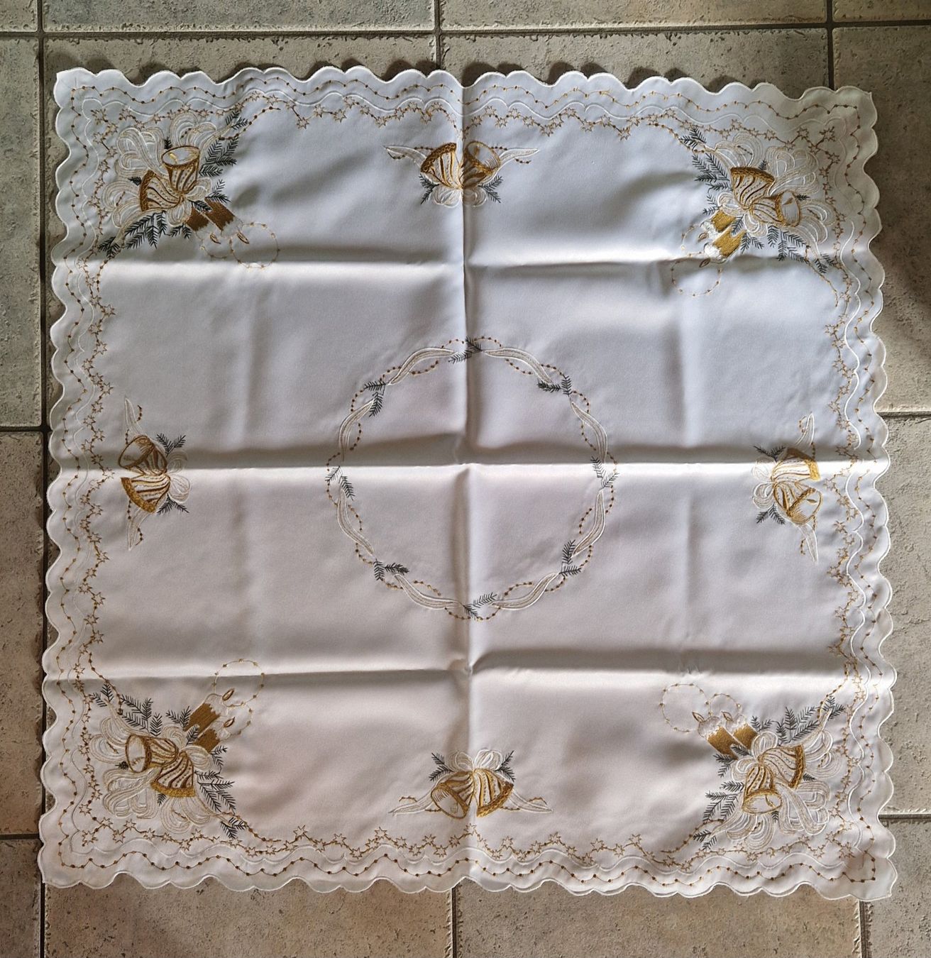 Toutes les décorations: Tischdecke – Neuf (Voir description) à Trin - Mulin par Mss3