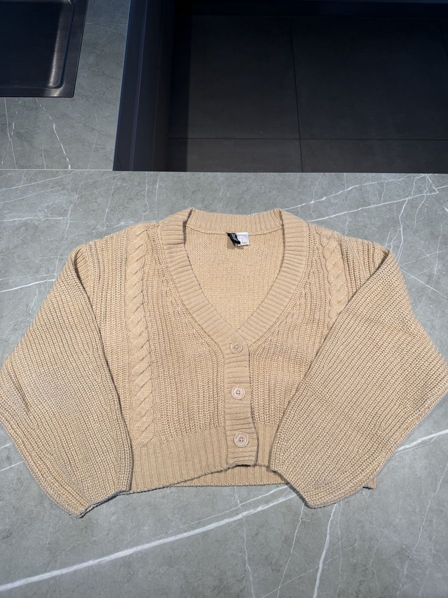 Lots de vêtements: Strickjacken Damen Grösse M/L – D'occasion à Kappel SO par Janni07 1