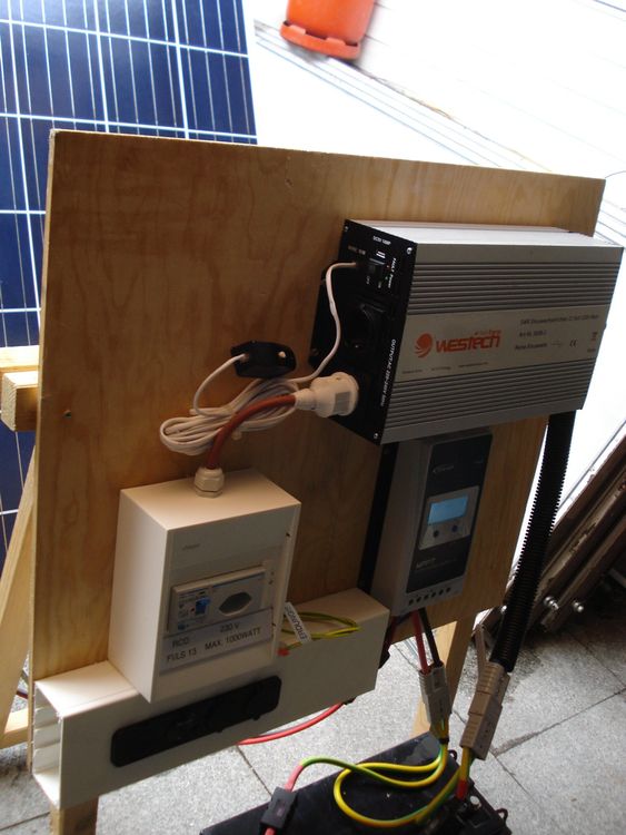 Solar Inselanlage 250W PV, 1000W 230V 360AS Batterien