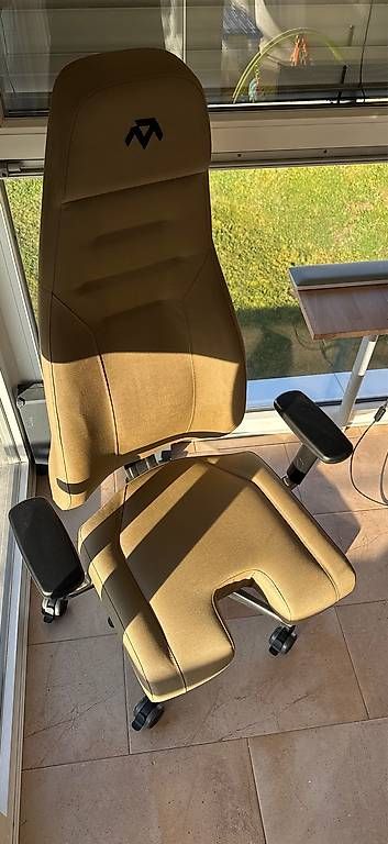 Sedie: Gaming Chair Monster Tech Desert – Usato da Sierre venduto da MitchSamio 1