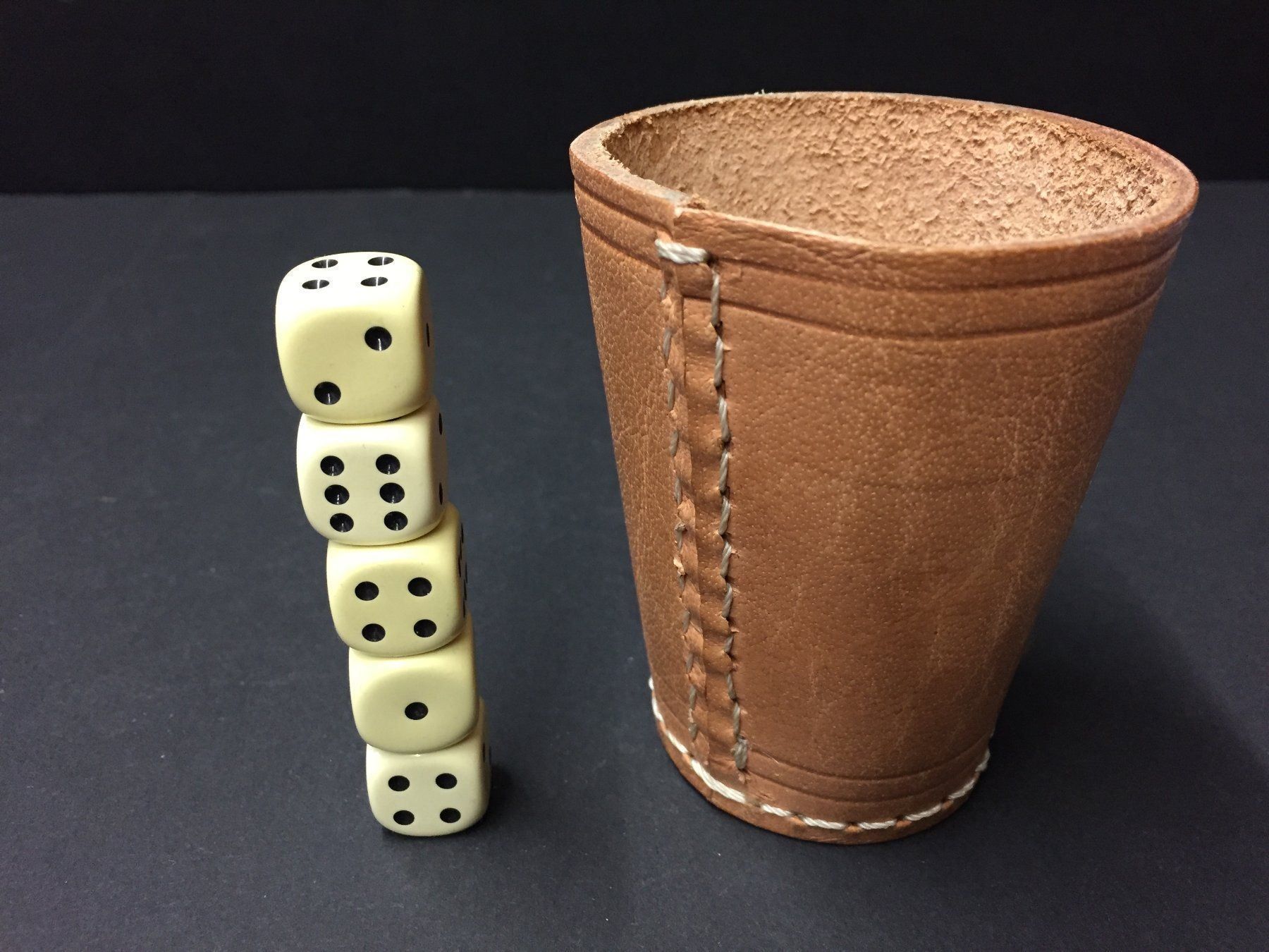 Giochi: Vintage 5 Bakelit Würfel – Usato da Schaffhausen venduto da vintageville 3