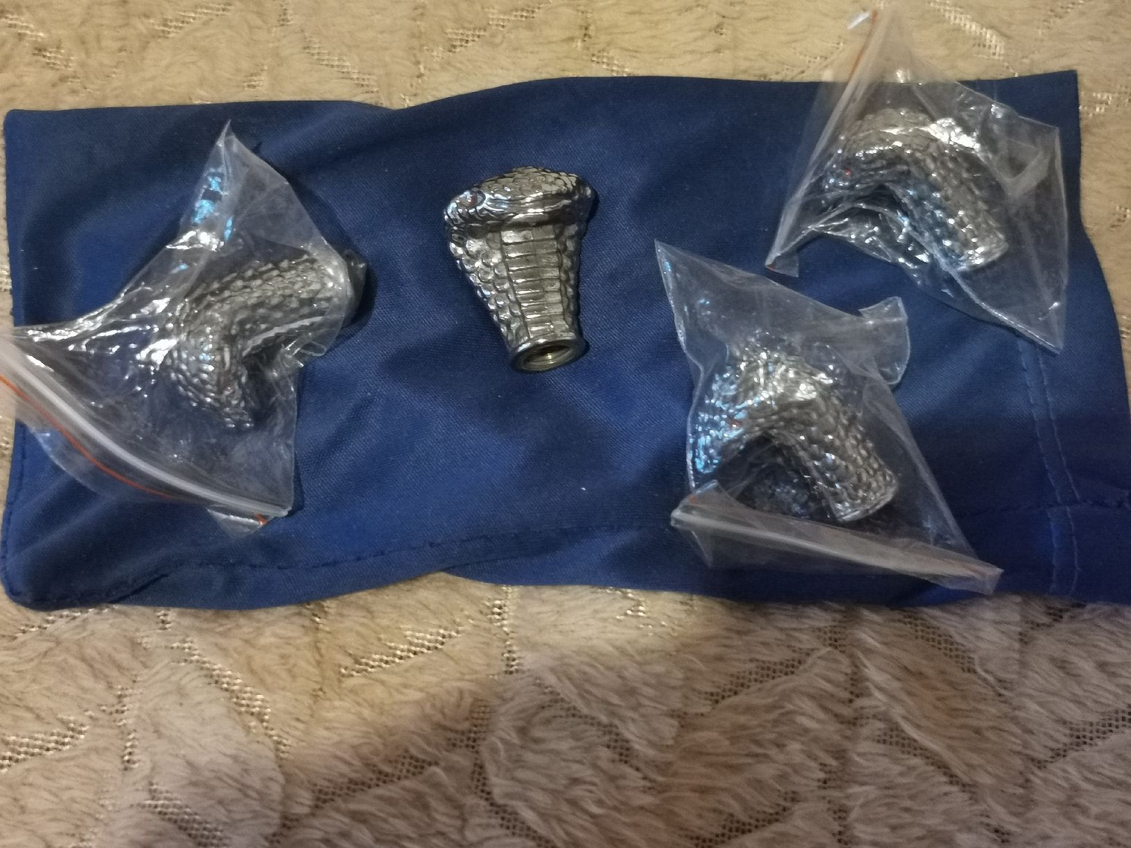 Accessori per altri veicoli: Desein Ventilkappen Kobra  – Nuovo e nell'imballaggio originale da Mellingen venduto da fra_g7y8 4