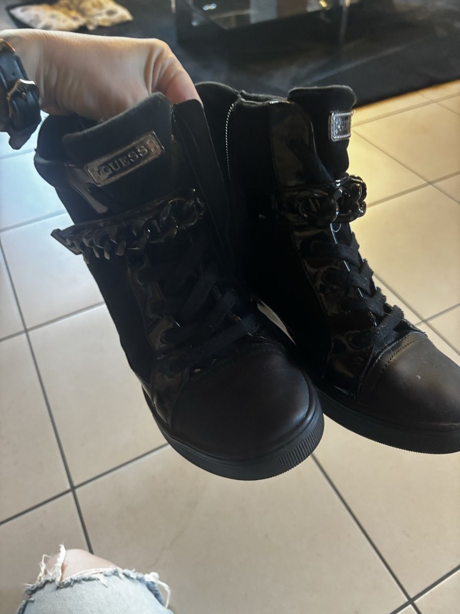 Guess Chaussures femmes: Bottines compensées Guess – D'occasion à Saxon par Mel_b224 3