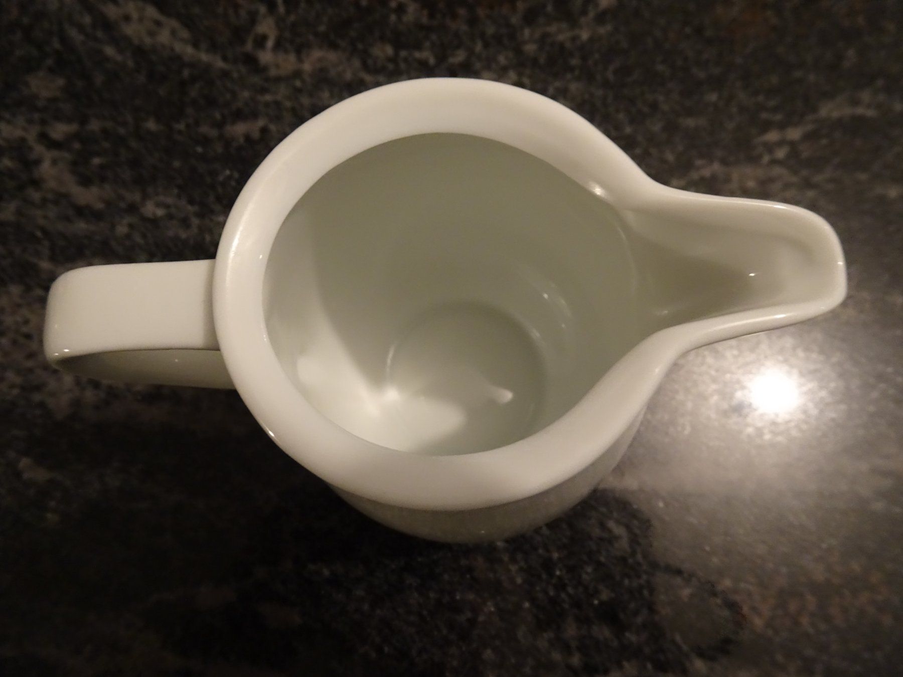 Rössler Caraffe: RÖSSLER W EISSES KRÜGLEIN 2,5DL GEMARKT MIT 1 – Usato da Zürich venduto da Roulet 3