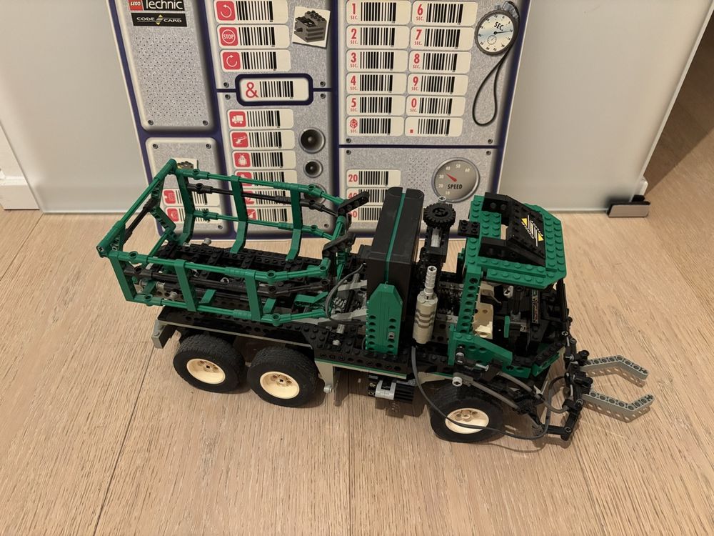 Lego Technic 8479 Barcode Truck RARE/OOP (Defekt) in Melide für - Main Image