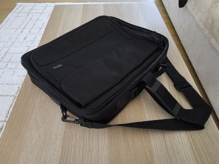 Wie neu!! Elegante Laptoptasche 15.6 / 16 Zoll