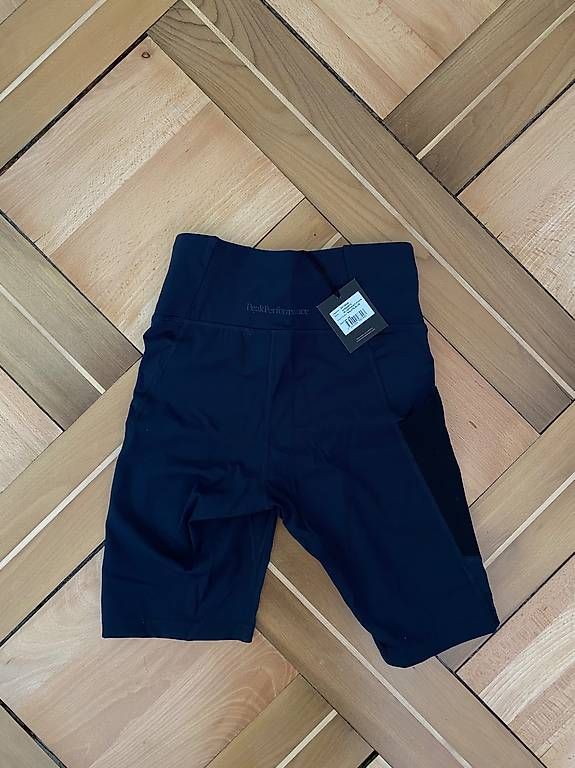 Peak Performance Pantaloni: Peak Performance Shorts, Damen – Nuovo e nell'imballaggio originale da St. Gallen venduto da jul_9yjy 1