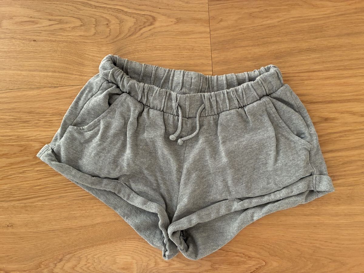 H&M Pantalons: Shorts – D'occasion à Bassersdorf par secondhand_clothing