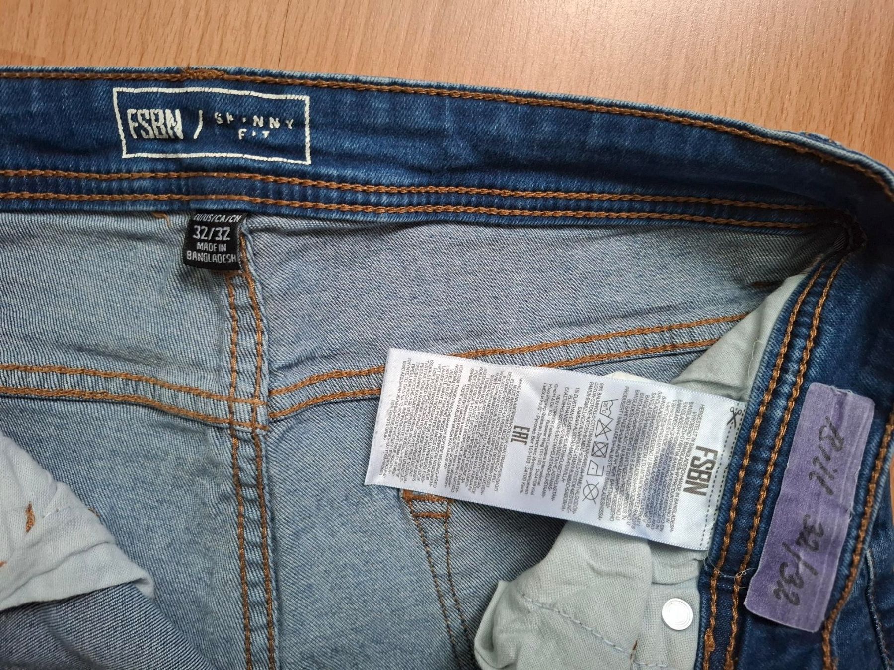 Pantaloni: jeans fille – Usato da Porrentruy venduto da Piquetix 2