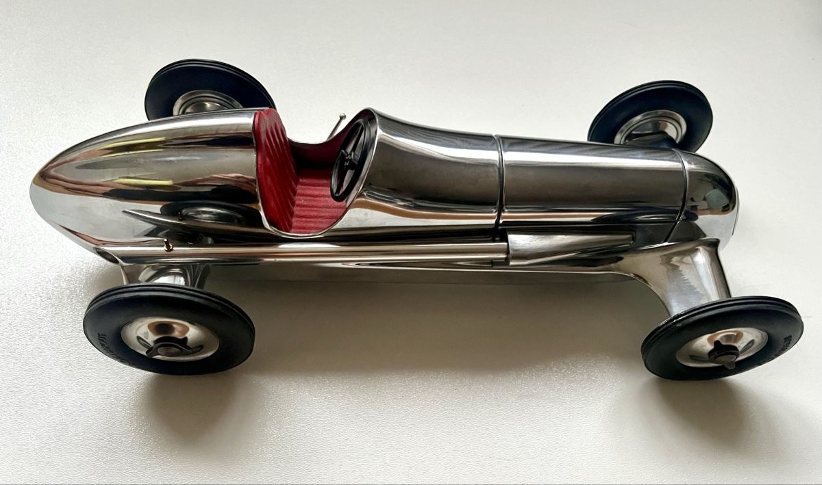 Modellini d'auto: Modellauto von Authentic Models Indianapolis RedSeat – Usato da Oberrieden venduto da naanuu
