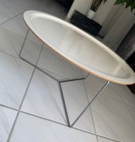 Skandinavischer Designer-Couchtisch / Tabletttisch