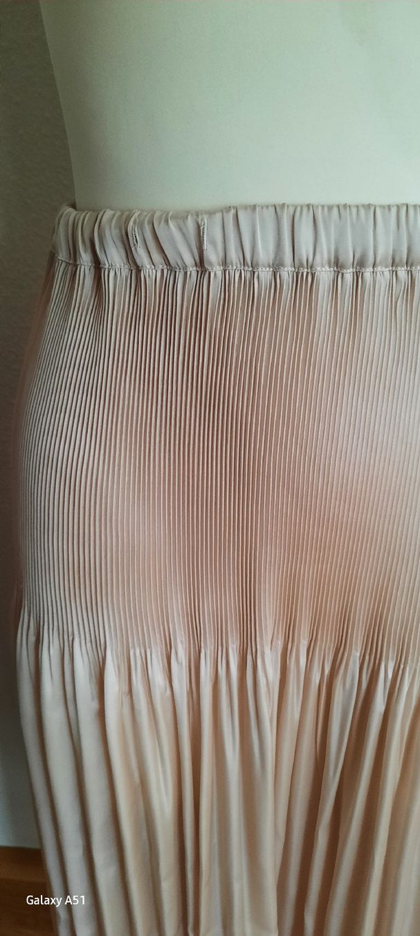 Opus Gonne: ***OPUS*** Rock beige Gr 40 – Usato da Wädenswil venduto da H2H_Secondhandshop 2