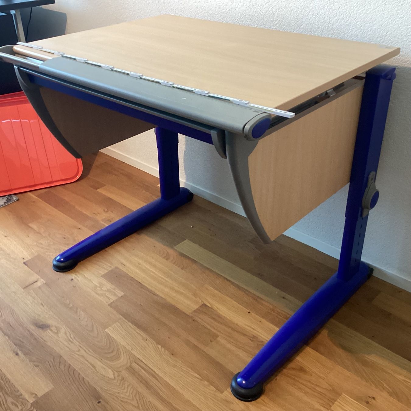 Moll Bürotische: Kinderschreibtisch Marke „Moll - Runner Compact“ – Gebraucht aus Hirschthal von  1
