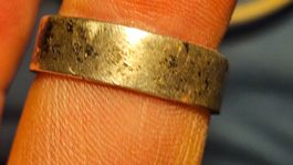 Ring aus Silber mit Stempel 925, Aussehen gemaess Foto