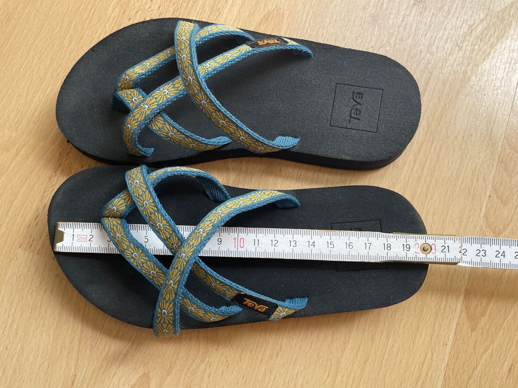 Teva Scarpe per ragazzi: Teva Olowahu Flipflop Gr.31/32 – Usato da Rotkreuz venduto da GerberaSpider08 3