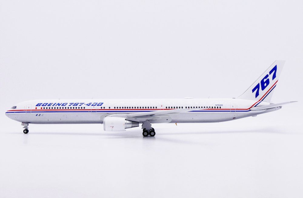 Boeing Modellbausätze & Standmodelle: B767-400ER BOEING – Neu und originalverpackt aus Morges von iljamuromez