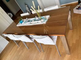 Designertisch aus Kirschbaumholz