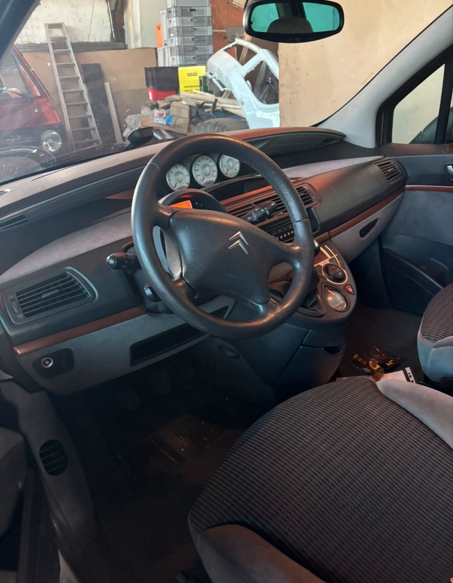 Citroën Alle Autoersatzteile: Citroen c8 TEILE – Defekt aus Bütschwil von sof_p98b 4