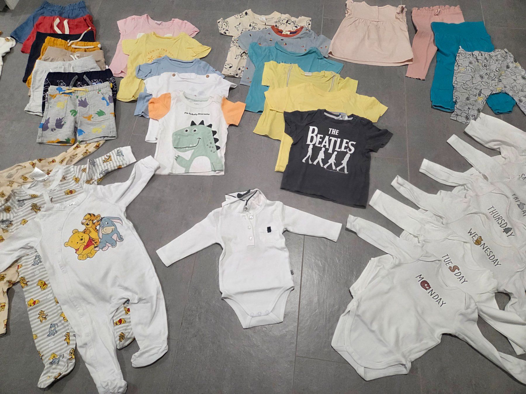 Lotti & Set di vestiti: Kinder Kleiderset 68 - 74 kurz – Usato da Stetten SH venduto da ExtremMIB 8