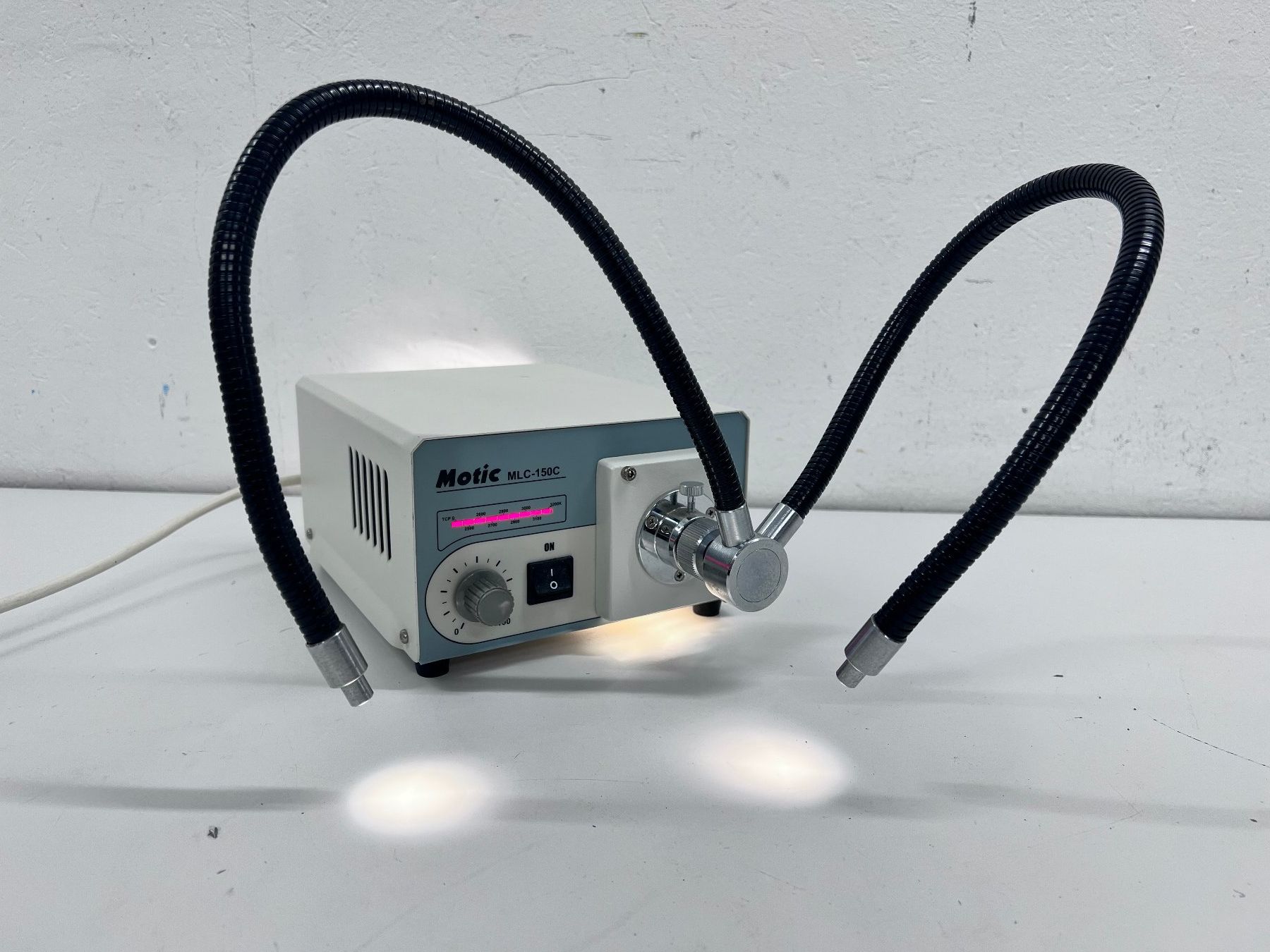 Accessori da laboratorio: Motic MLC-150C Fiber Optic Illuminator – Usato da Niederdorf venduto da LeptonAG_Labor