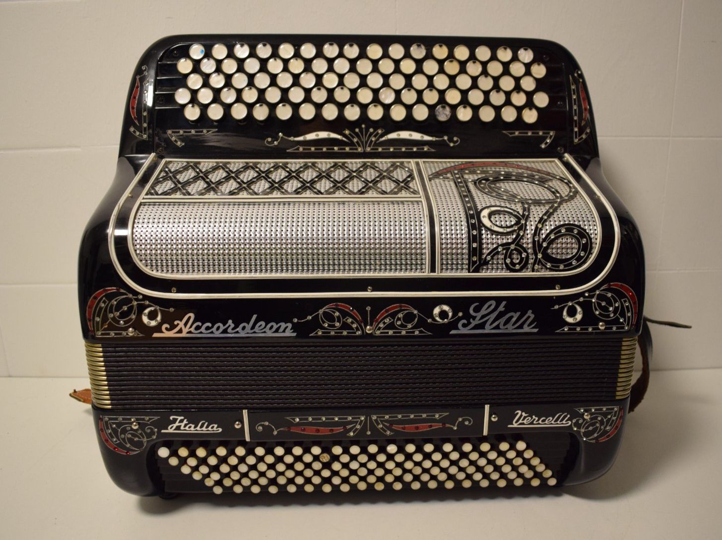 Strumenti musicali: Akkordeon chromatisch Accordeon Star Stufengriff – Usato da Zürich venduto da baumusik