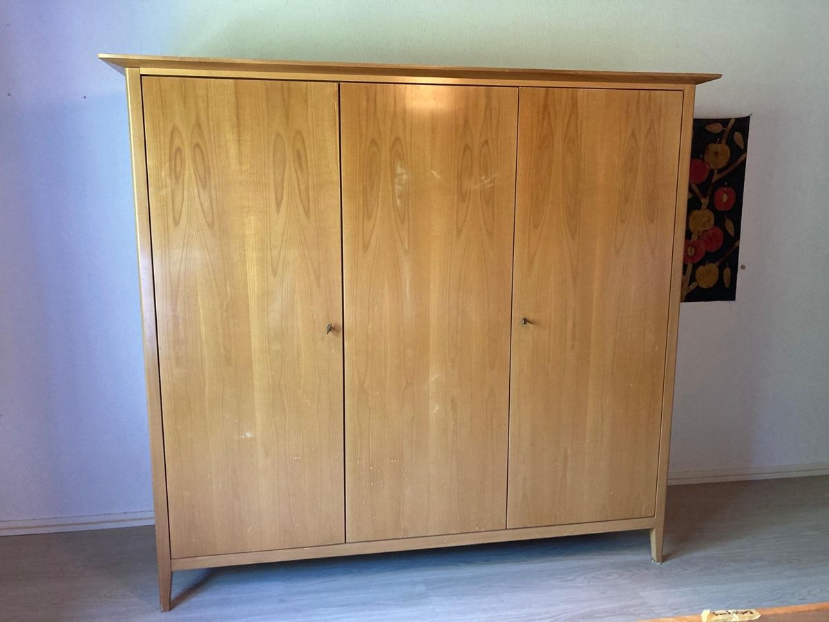 Armadi: Kleiderschrank  3-türig – Usato da Reigoldswil venduto da rahel_1