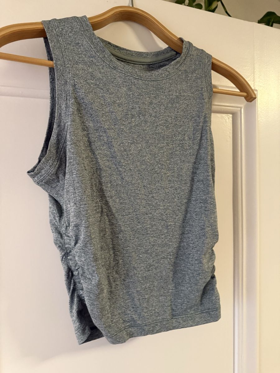 Lululemon Top: Lululemon Tank Top Light Green – Usato da Zürich venduto da mul_ldm9