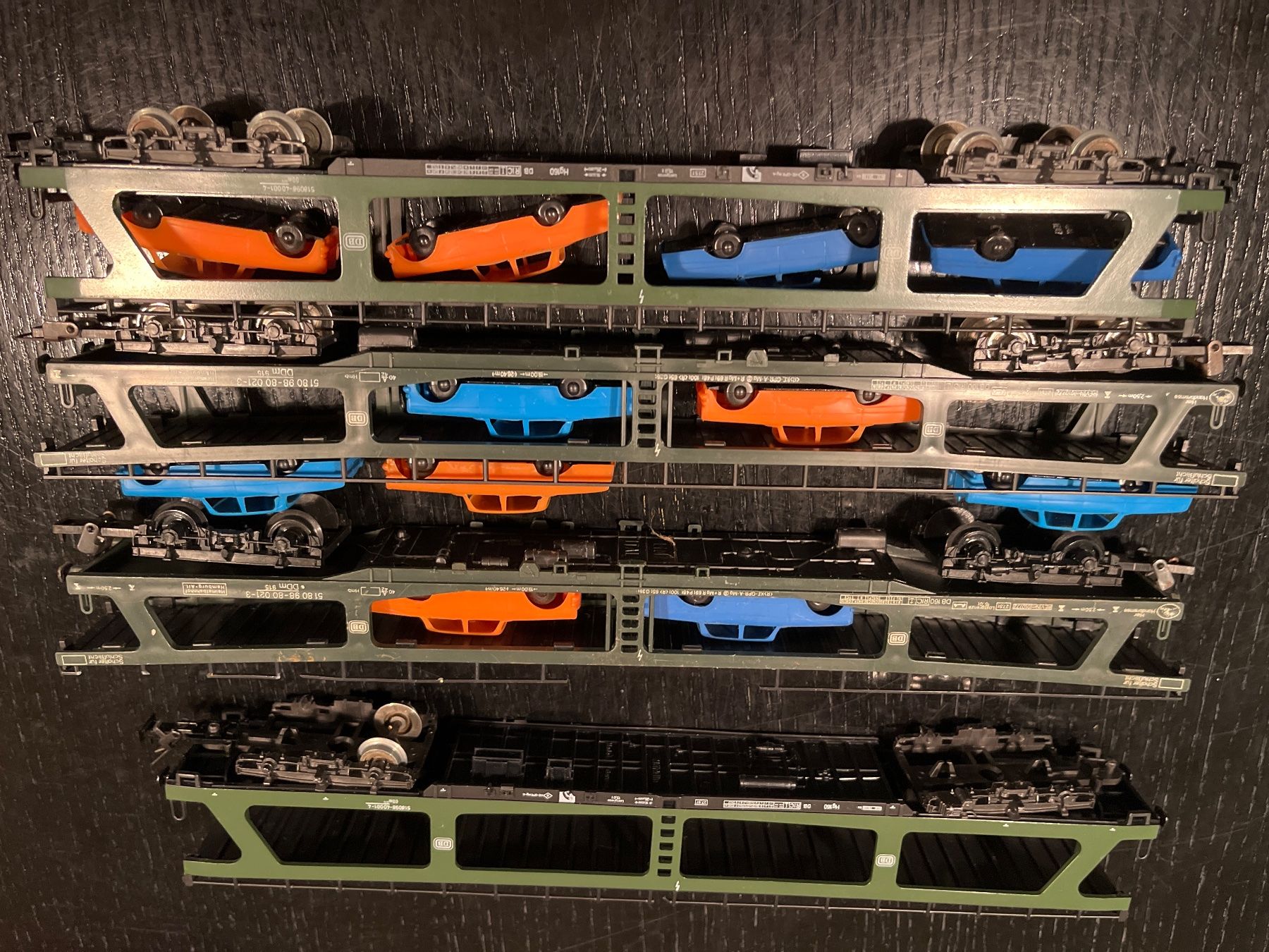 Trains électriques: 4 Modellauto Transporter Wagen – D'occasion à Spiegel b. Bern par Burdicrew