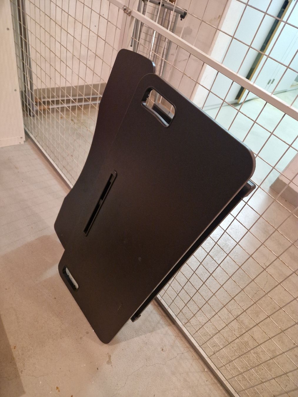 Scrivanie: Sit-stand desk riser, height adjustable – Usato da Basel venduto da vin_xf9k 2