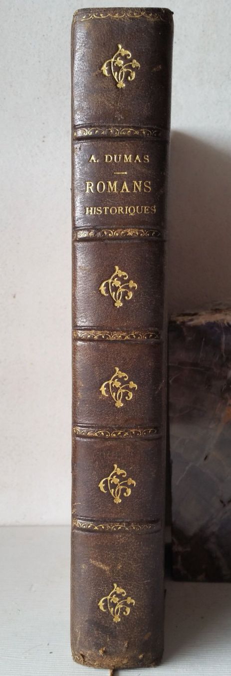 Libri: ROMANS HISTORIQUES, Alexandre Dumas, um 1884 – Usato da Oberriet SG venduto da ganesh435 9