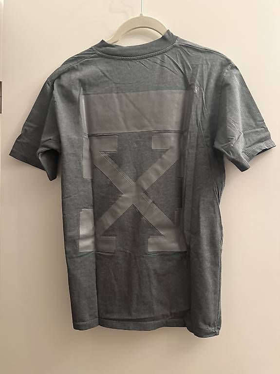 T-shirts: Off White TShirt  – D'occasion à Riehen par IvoC02