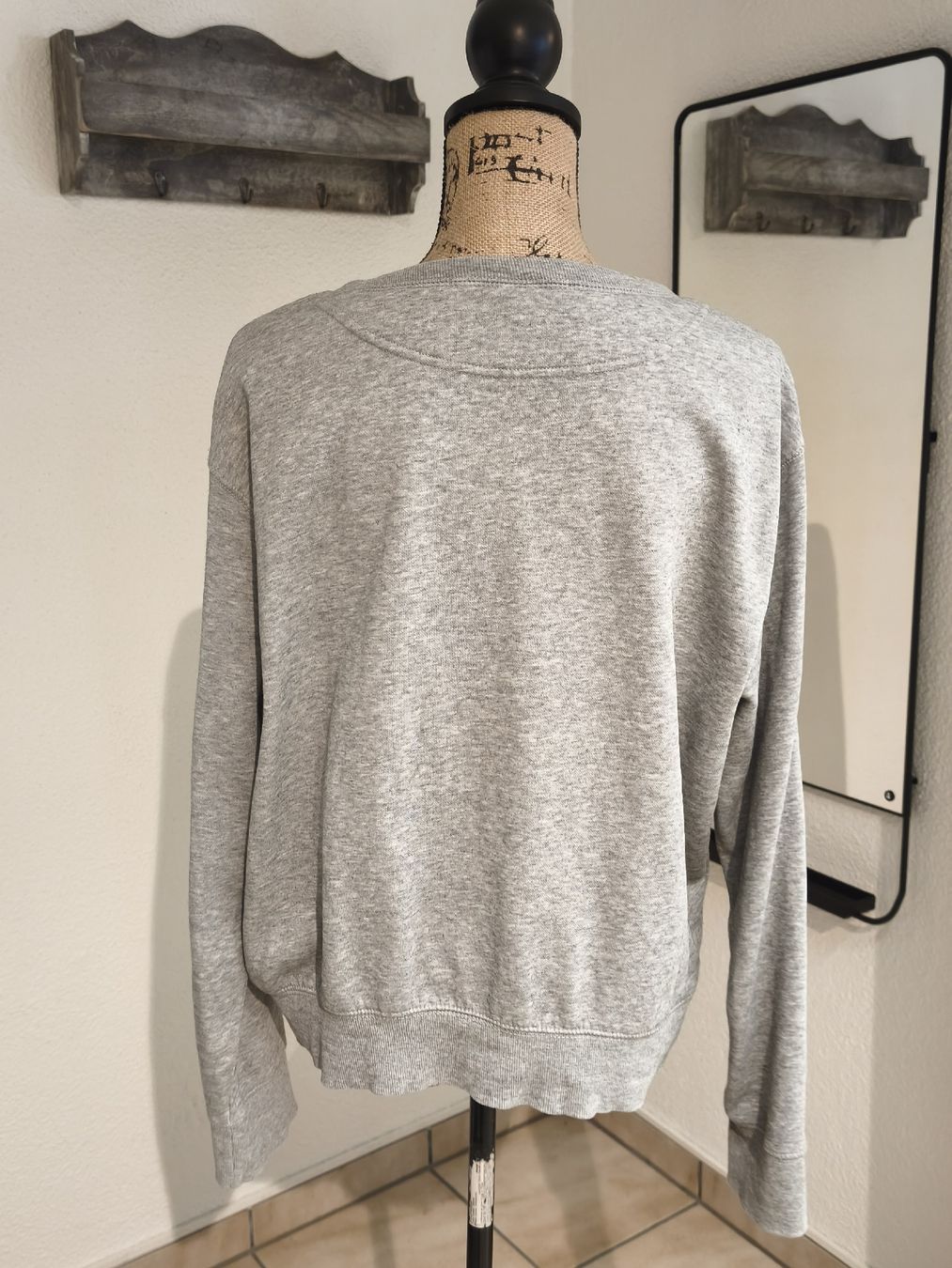 H&M Pullover & Sweatshirts: Grauer H&M Pullover Grösse L neuwertig – Gebraucht aus Emmetten von SecondhandSiska 2