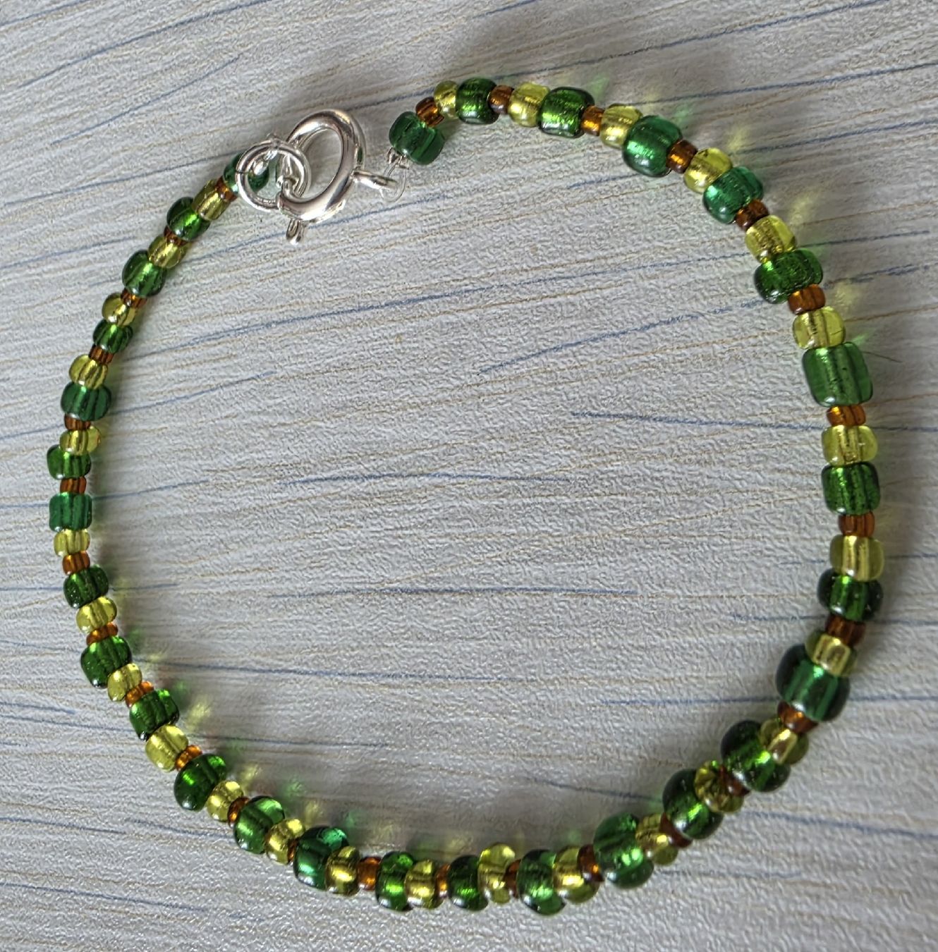 Bracciali & Braccialetti: Armband Glasperlen grün  – Usato da Bühler venduto da MalinaBrocki 1