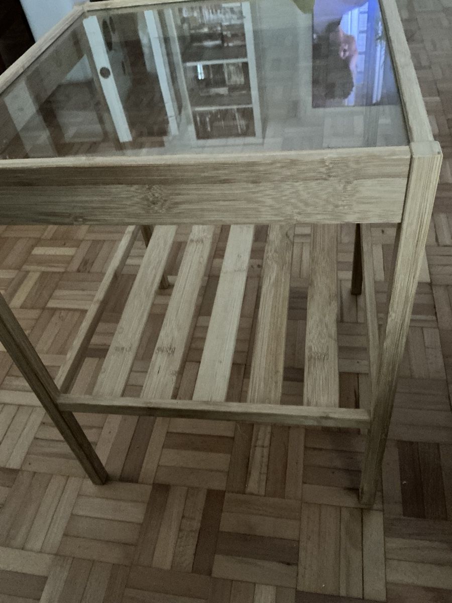 Ikea Tables: Kleiner Beistelltisch  – D'occasion à Basel par Ajscha7o1 1
