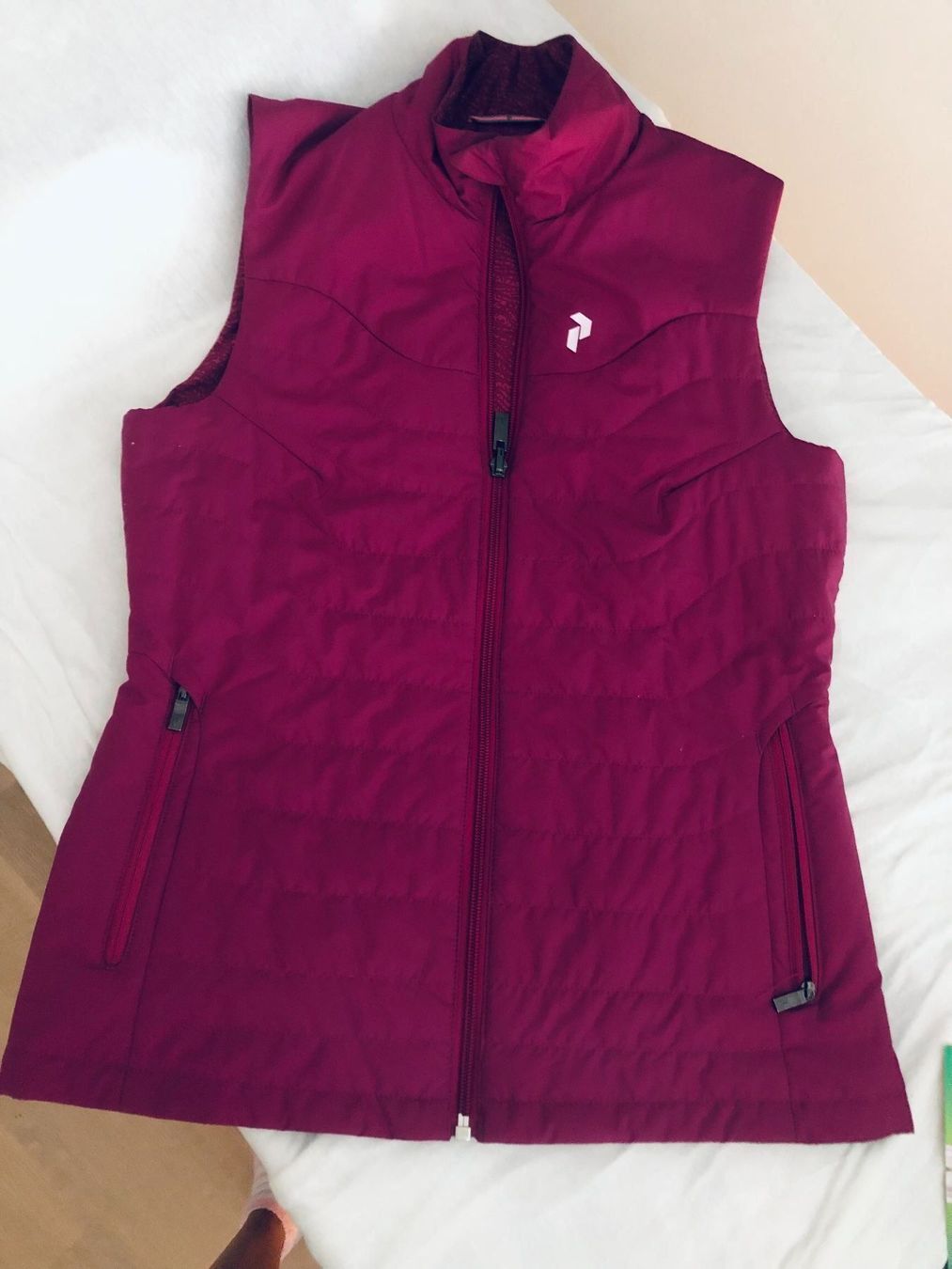 Peak Performance Lotti di vestiti: Shorts und Weste (Golf) – Nuovo (secondo la descrizione) da Dübendorf venduto da fadrinli 4