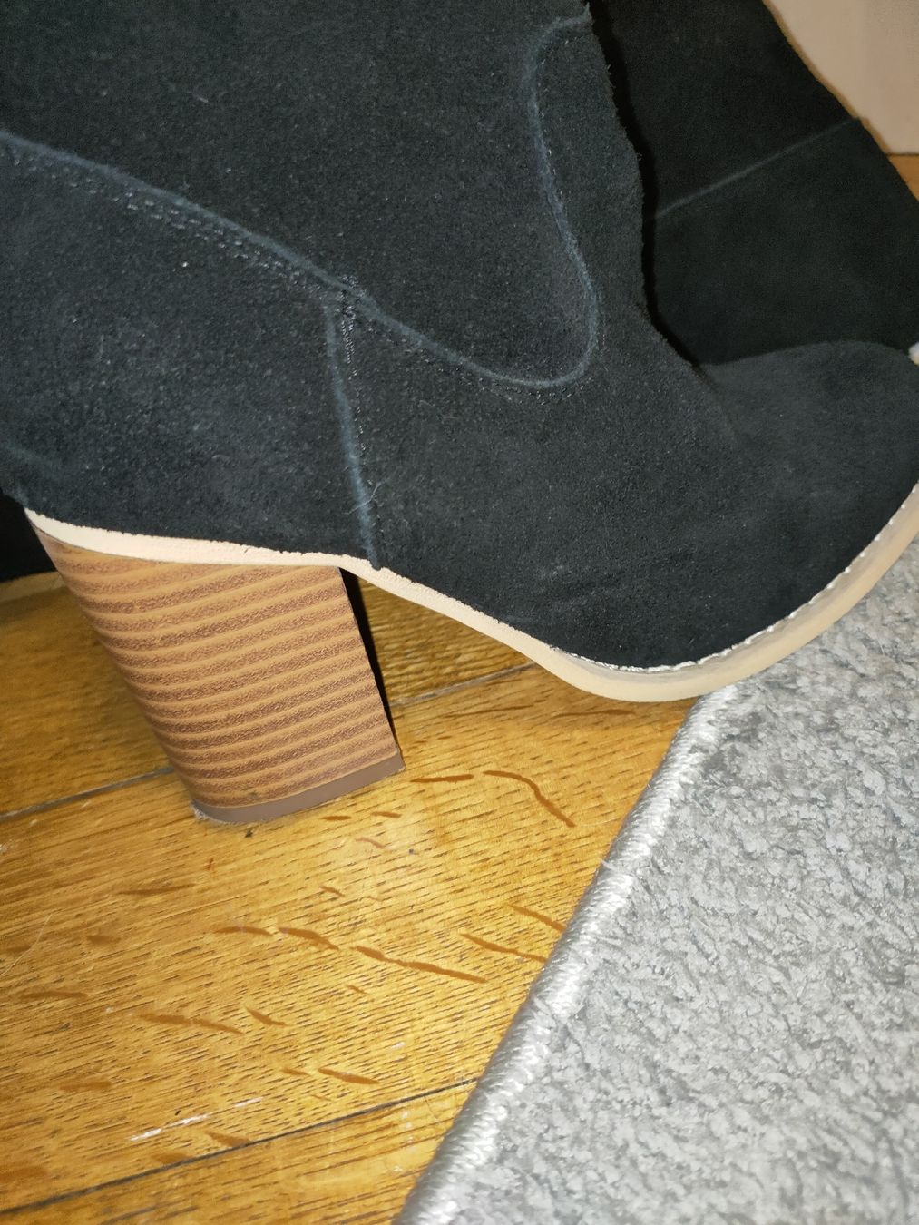 Nafnaf Scarpe da donna: Bottes d'hiver en daim noir, taille 36 – Usato da Lausanne venduto da Cassandra11 2